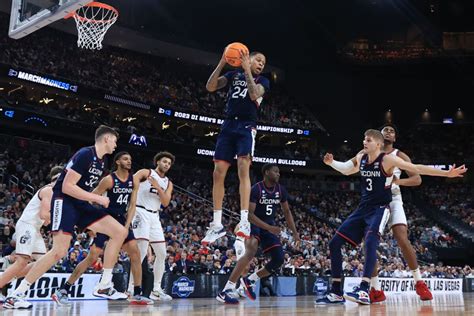 Get real-time COLLEGEBASKETBALL basketball coverage and scores as Connecticut Huskies takes on Gonzaga Bulldogs. We bring you the latest game previews, live stats, and recaps on CBSSports.com